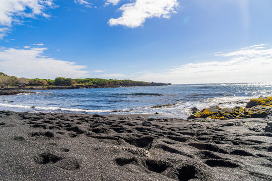 the black beach on big island in hawaii