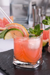 Taste the refreshing Paloma Organic Grapefruit Tequila Cocktail and experience the real taste, in which citrus notes are replaced by waves of subtle sweetness of agave. The recipe for how to make such