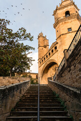 Treppen zur Kirche San Andres Eliza in Elciego im Baskenland in Spanien