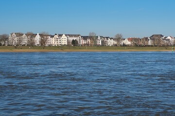 Panorama von Düsseldorf mit Blick auf den Rhein