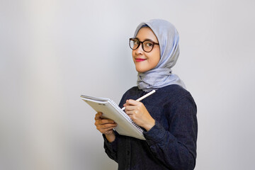 Muslim woman on college student outfit concept.
