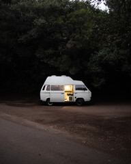Fototapeta na wymiar Campervan Volkswagen T3 na Teneryfie, Wyspy Kanaryjskie
