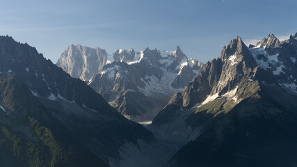 Camping pod Lac de Cheserys z widokiem na masyw Mount Blanc, Francuskie Alpy - 726634044