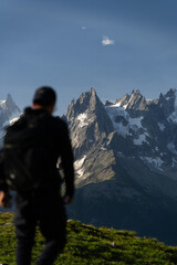 Camping pod Lac de Cheserys z widokiem na masyw Mount Blanc, Francuskie Alpy - 726634051