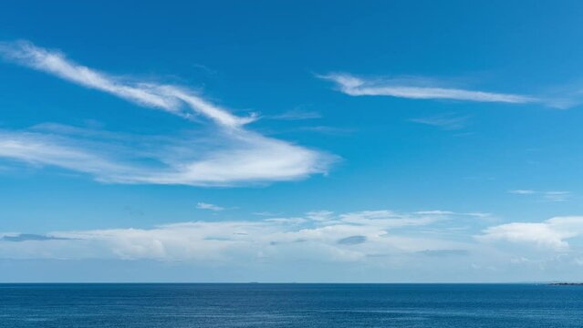 快晴の空　雲　タイムラプス　青空　自然　 Beautiful sky, clouds, timelapse, blue sky, nature, overseas,tourist,Resorts