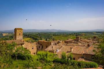 "San Gimignano Serenity: Captivating Views of Tuscany's Towering Beauty"
