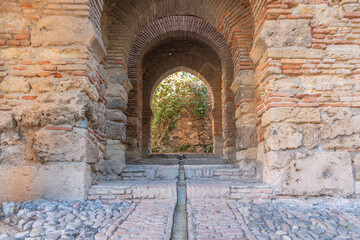 L'entr&eacute;e de l'Alcazaba de M&aacute;laga, palais forteresse Maures du 11e si&egrave;cle dans le centre historique de M&aacute;laga, Espagne.
