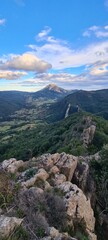Fototapeta premium Le pech de Bugarach vu depuis le château du Bézu
