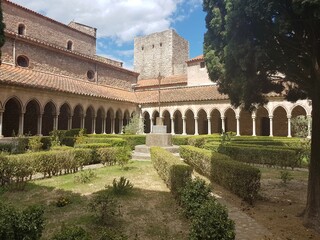 Cloître de l'abbaye d'Arles-sur-Tech