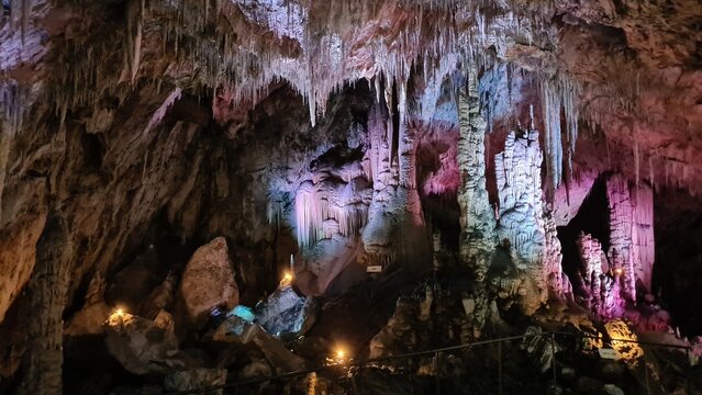 Tombeau de Martel, Grotte des Canalettes (Villefranche-sur-Conflent)