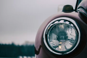 Photo sur Aluminium Voitures anciennes beautiful vintage car, close view of classic car headlight, classic 