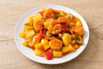 Stir-fried sweet and sour with fried shrimp