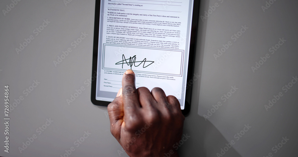 Poster digital signature on contract document online