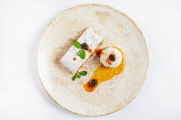 apple strudel with ice cream