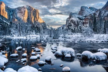 Crédence de cuisine en verre imprimé Half Dome Sunrise after a Winter Storm on Yosemite Valley, Yosemite National Park, California