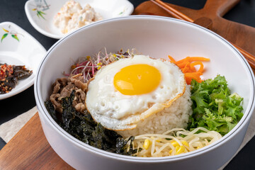 Bibimbap, Korean food, braised spicy chicken, braised spicy chicken, budae jjigae, stir-fried spicy pork, pork