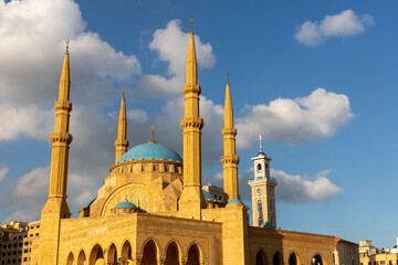 Mohammed al-Amine sunni mosque and bell tower of St George maronite cathedral, Beirut, Lebanon
