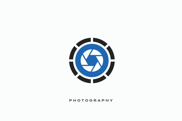 Film media shutter multimedia production vector logo - obrazy, fototapety, plakaty
