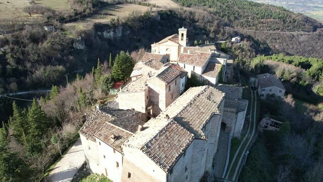 paese ripreso dall'alto con drone, risoluzione 4k