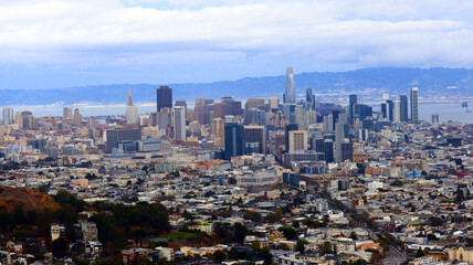 Fototapeta premium San Francisco, California: View of San Francisco skyline from Twin Peaks