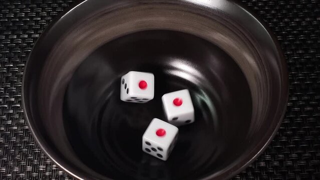 3個サイコロを振る1のゾロ目細工無し