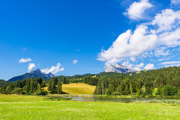 Landschaft am Schmalensee nahe Mittenwald in Bayern