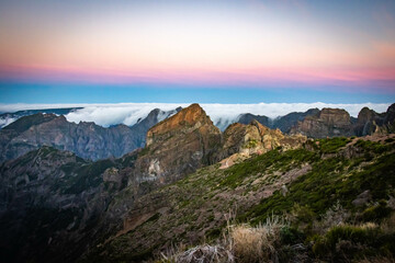 Fototapeta na wymiar sunrise at pico do arieiro, madeira, trekking, outdoor, view, portugal, mountain,