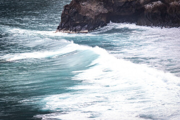 miradouro do guindaste, madeira, viewpoint, ocean, cliffs, mountains, waves, portugal