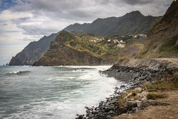 beach near Porto da Cruz, Madeira, viewpoint, ocean, waves, miradouro, portugal