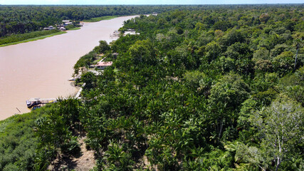Comunidade Lim&atilde;o do Curu&aacute;, rio Amazonas, Brasil