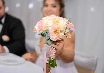 Lace Elegance : Floral Radiance for the Bride