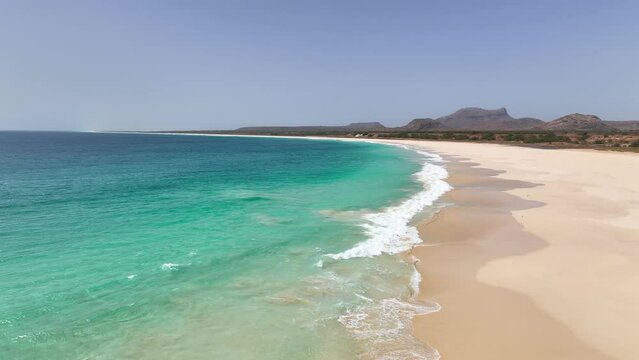 Afrika - Kap Verde - Boa Vista &ndash; Strand &ndash; K&uuml;ste - Wellen