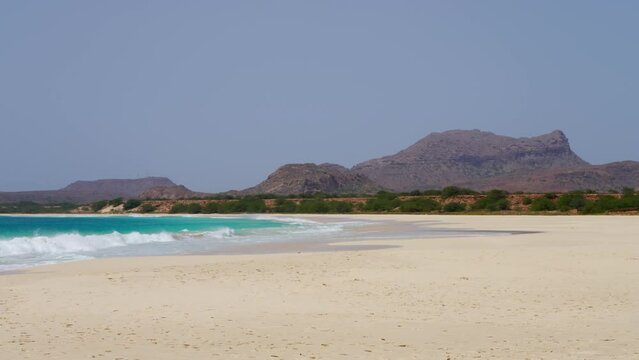 Afrika - Kap Verde - Boa Vista &ndash; Strand &ndash; K&uuml;ste - Wellen