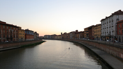 Obraz premium Río Arno, Pisa, Italia