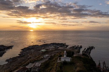城ヶ島上空から見た海の夕暮れ