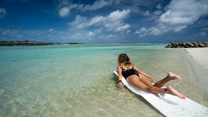 Beautiful Girl Posing Against Backdrop Blue Ocean Maldives 5