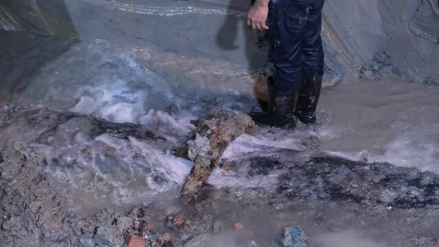 Water pipe 800 mm diameter cast iron pipe  broken at couple ring by impact load
