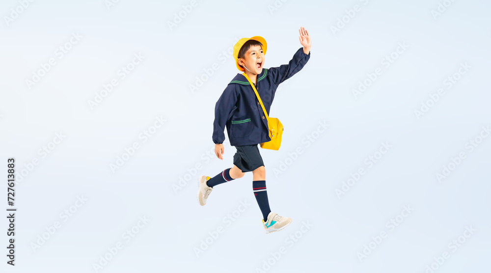 Aufkleber ジャンプする幼稚園児・保育園児の男の子（切り抜き背景透過pngも販売しております。作成者リンクから「png」で検索してください）