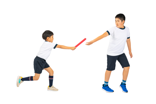 バトンをリレーする体操服を着た男の子たち　手作業で精密に切り抜いた背景透過全身写真PNG