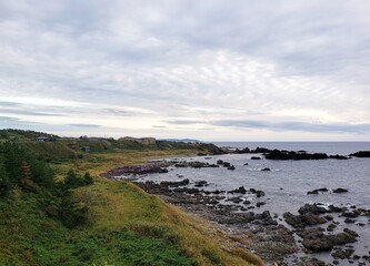 春日崎灯明台の海岸