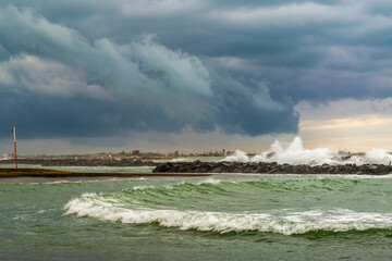 Jour de tempête au bord de mer