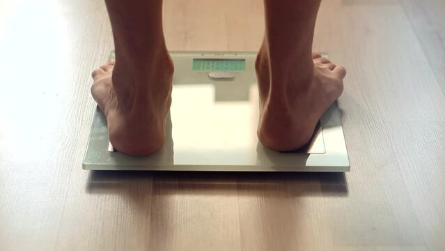 Electronic bathroom scale for weight loss diet