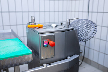 Druckkessel in der einer Metzgerei zur Herstellung von Fleisch und Wurstwaren.