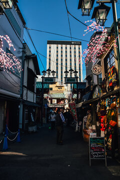 Foto de las calles de Asakusa en Tokyo, Jap&oacute;n.