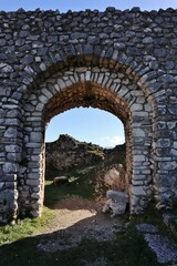 Fototapeta na wymiar Civita Superiore - Arco del castello normanno