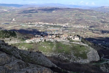 Fototapeta na wymiar Civita Superiore - Panorama dal Belvedere di Monte Crocella