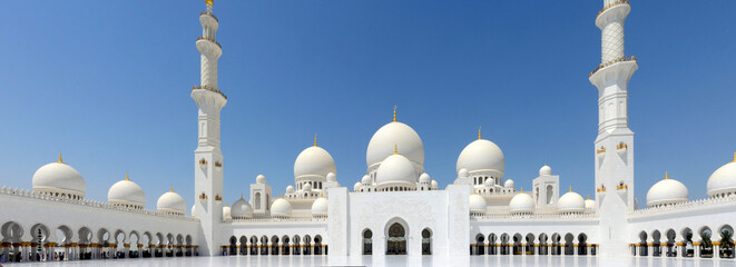 Panorámica de la Mezquita Sheikh Zayed en Abu Dhabi, Emiratos Árabes Unidos - obrazy, fototapety, plakaty