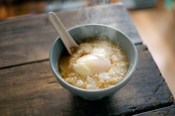 温泉卵の玄米粥