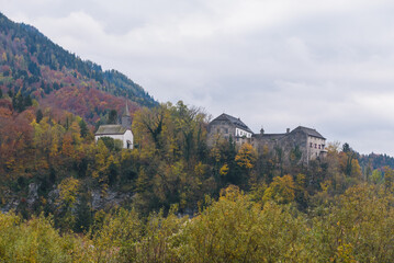 Fototapeta premium Marquartstein im Herbst