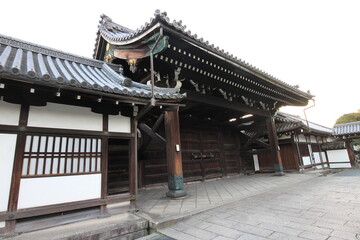 Fototapeta premium Ogenkan Gate in Nishi Hongwanji Temple, Kyoto, Japan